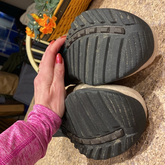 L. L. Bean Slide On Comfort Moccasins 9.5 WIDE Tan or Beige Suede 254547 - Picture 12 of 16